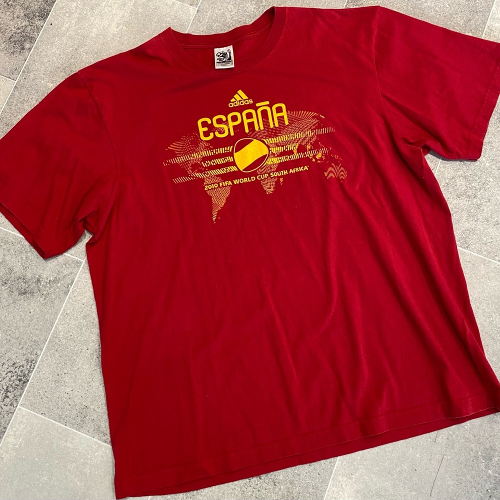 Adidas España Maroon T-Shirt with Yellow World Cup Design